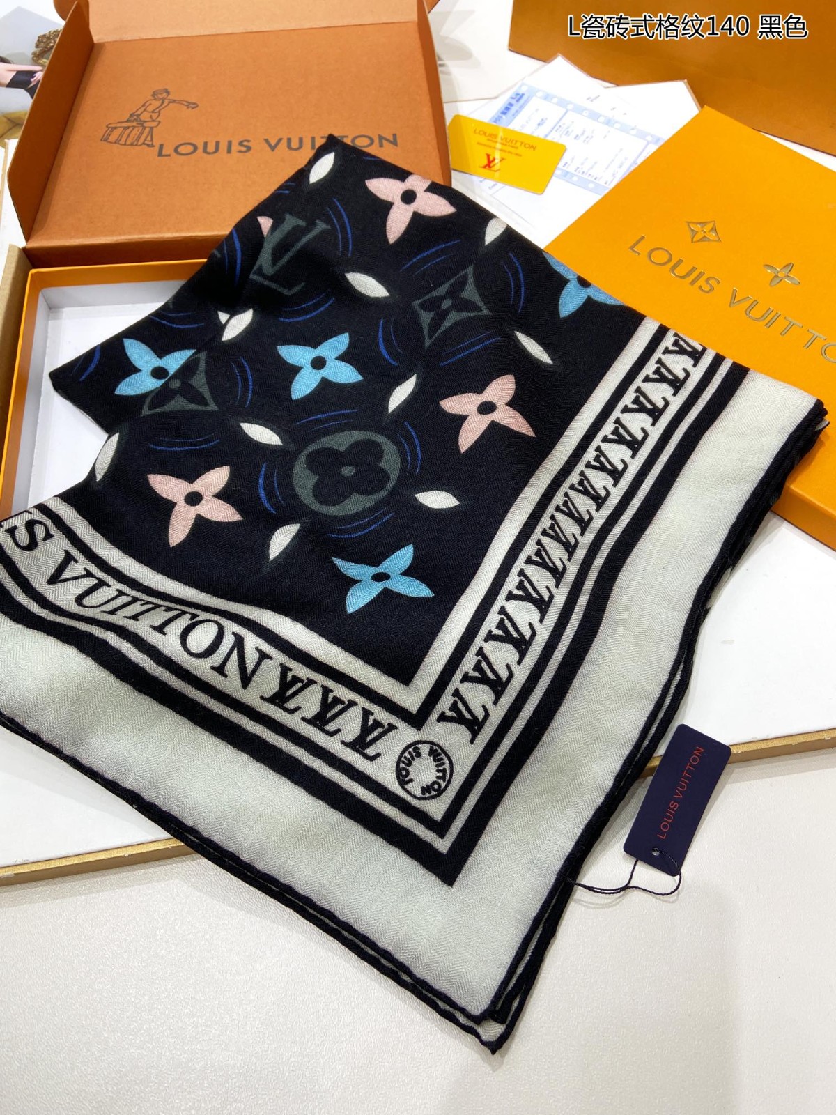 03 L-V Scarf