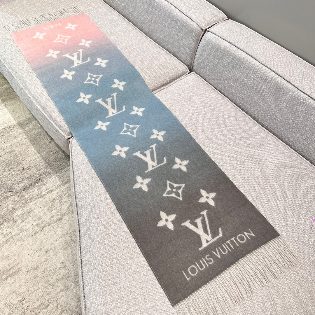 03 L-V Scarf