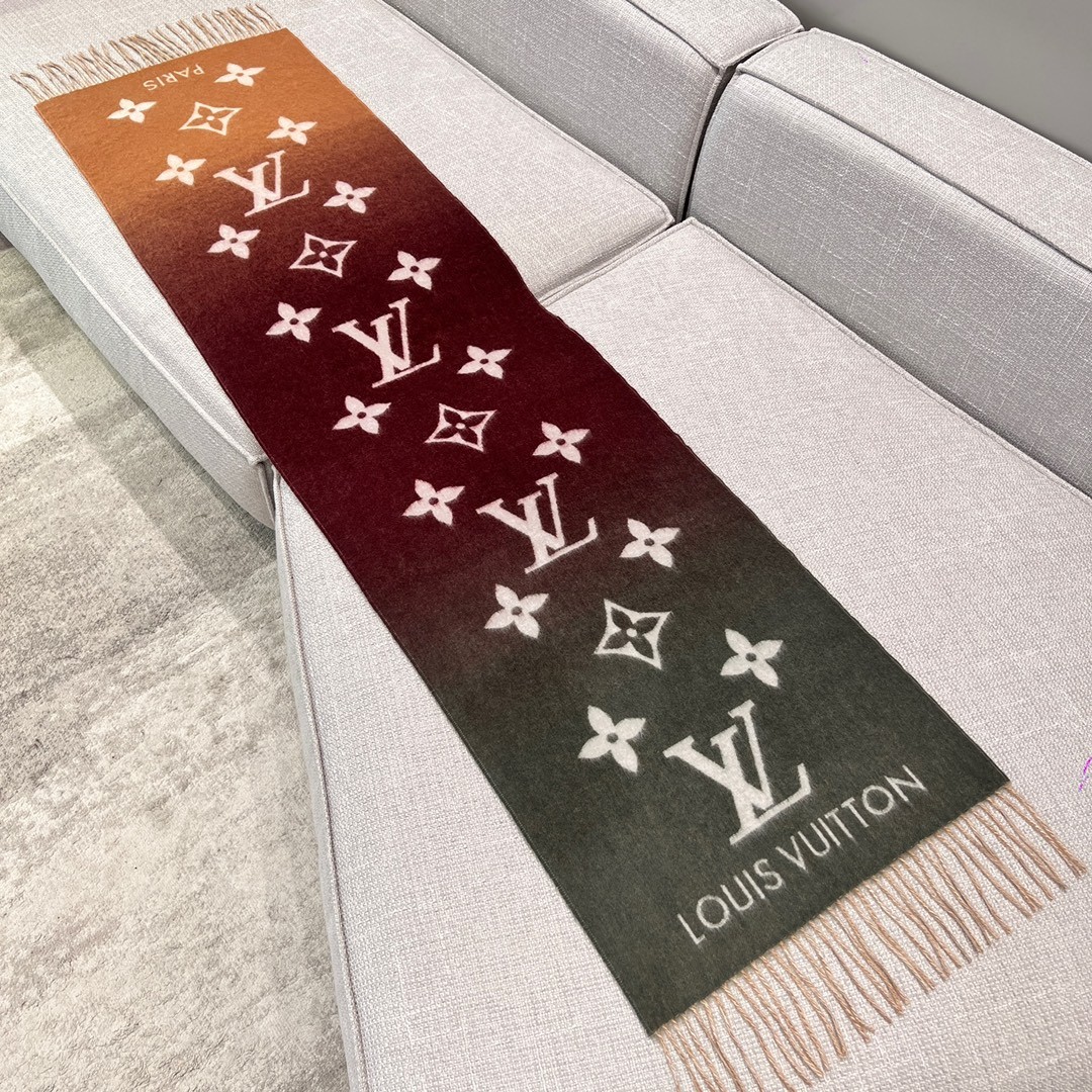 03 L-V Scarf