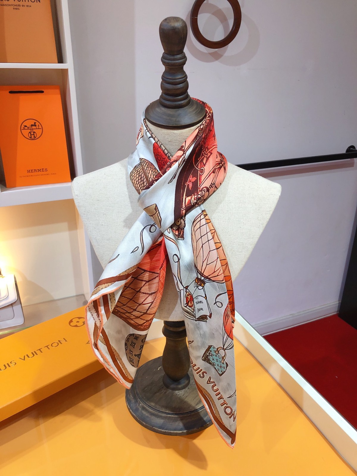 03 L-V Scarf