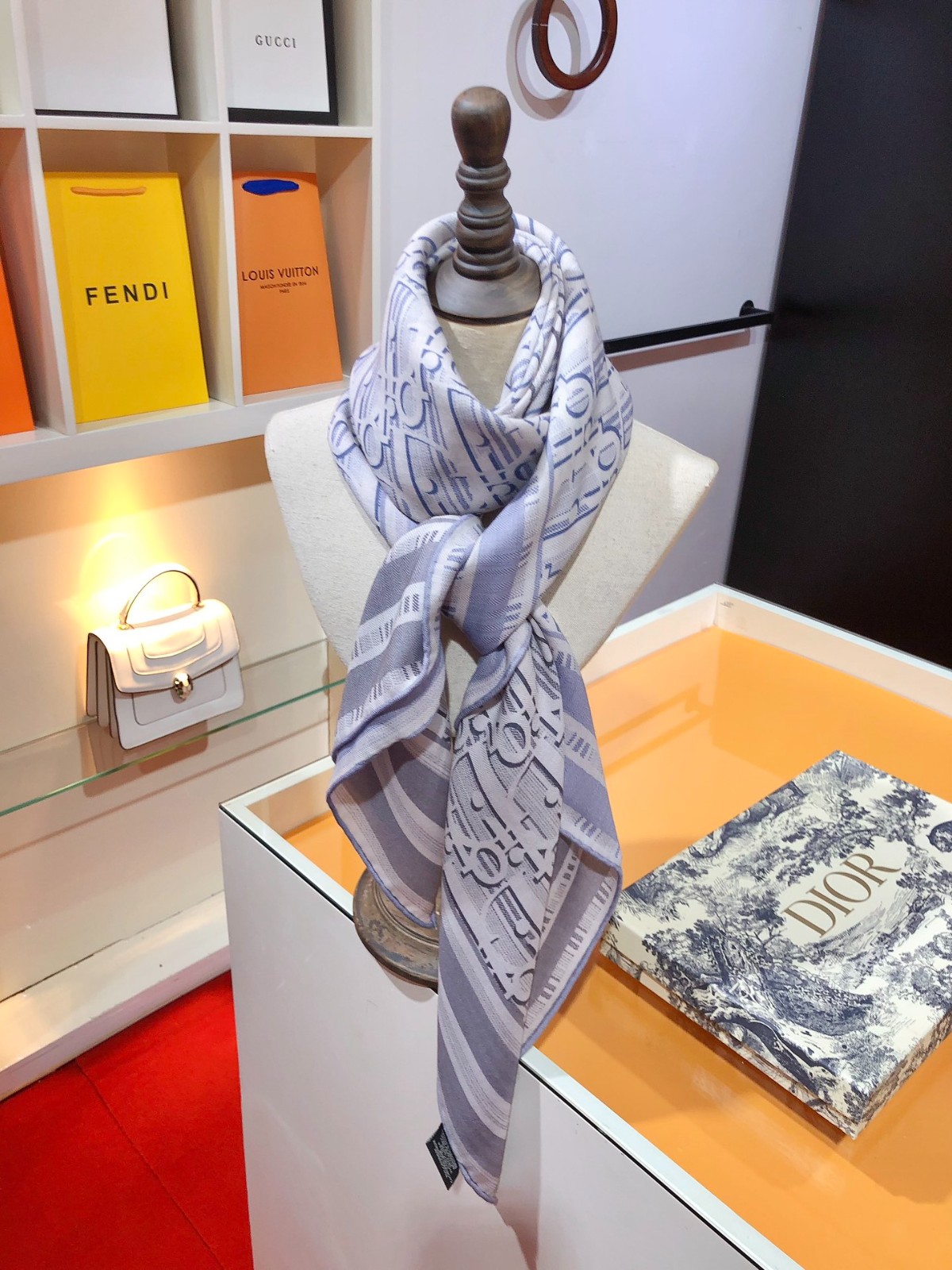 07 Di or Scarf