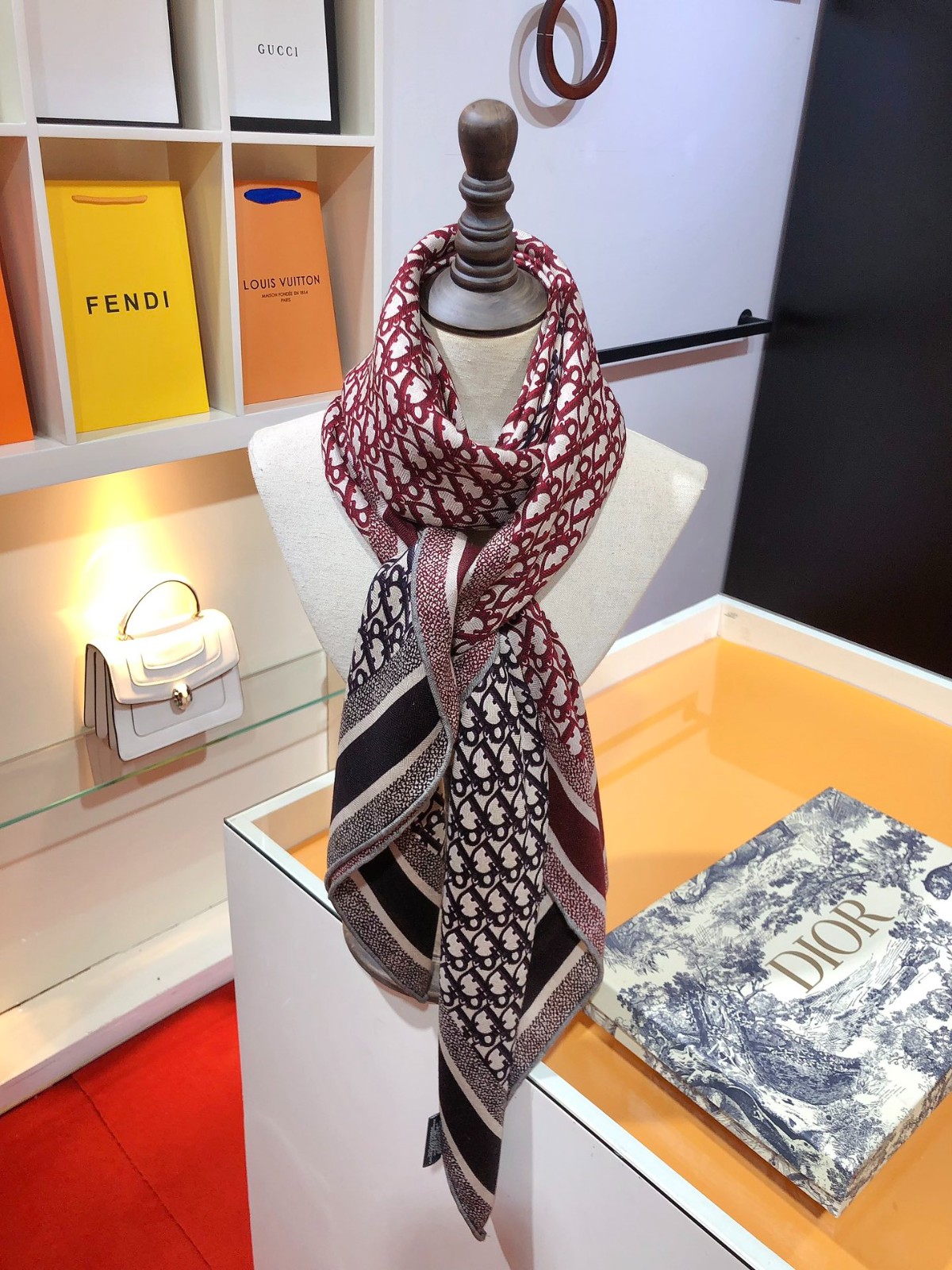 07 Di or Scarf