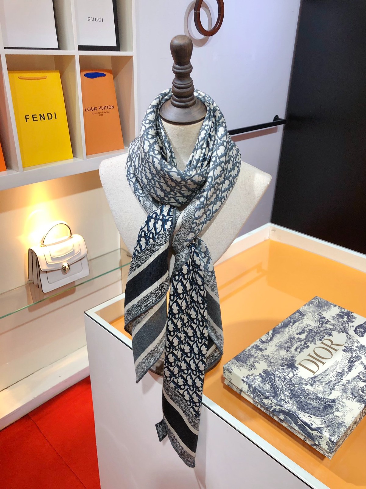 07 Di or Scarf