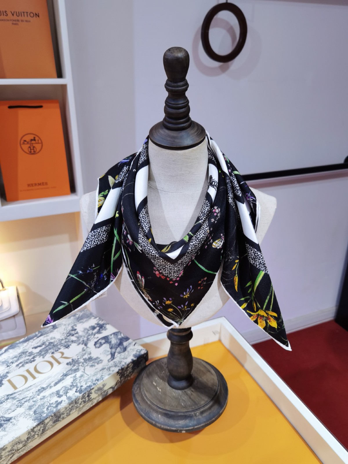07 Di or Scarf