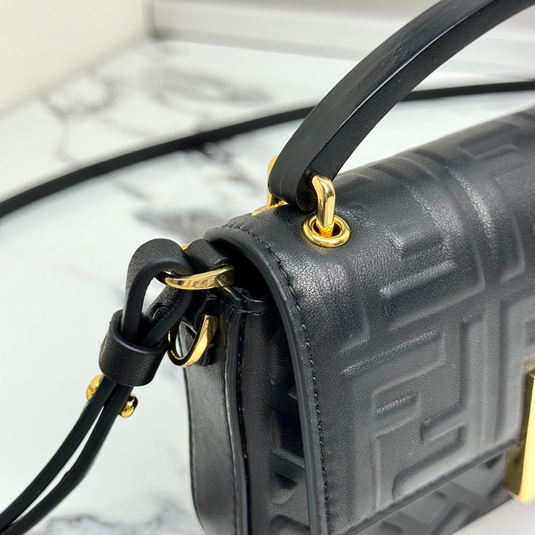 025 55123172 size 19x3x11cm