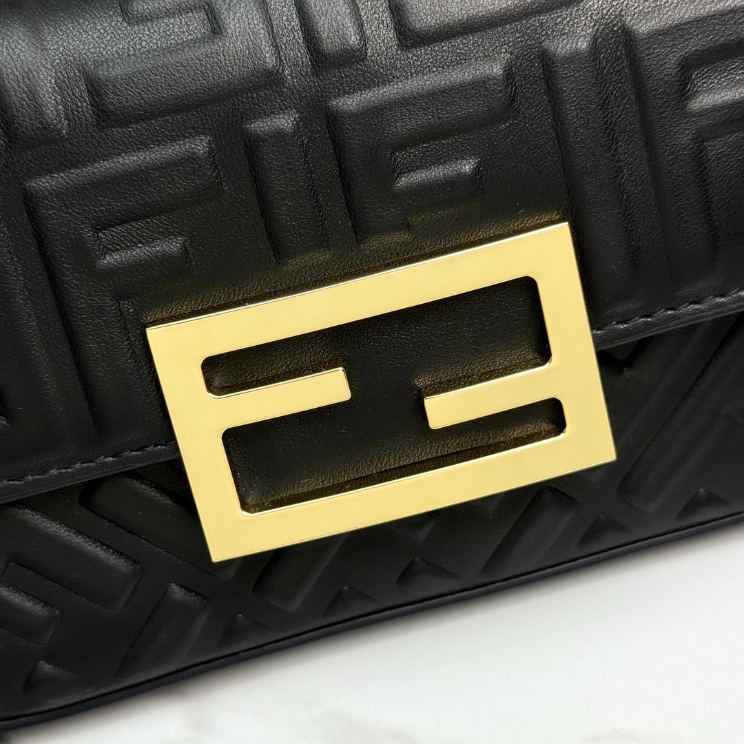 025 55123172 size 19x3x11cm