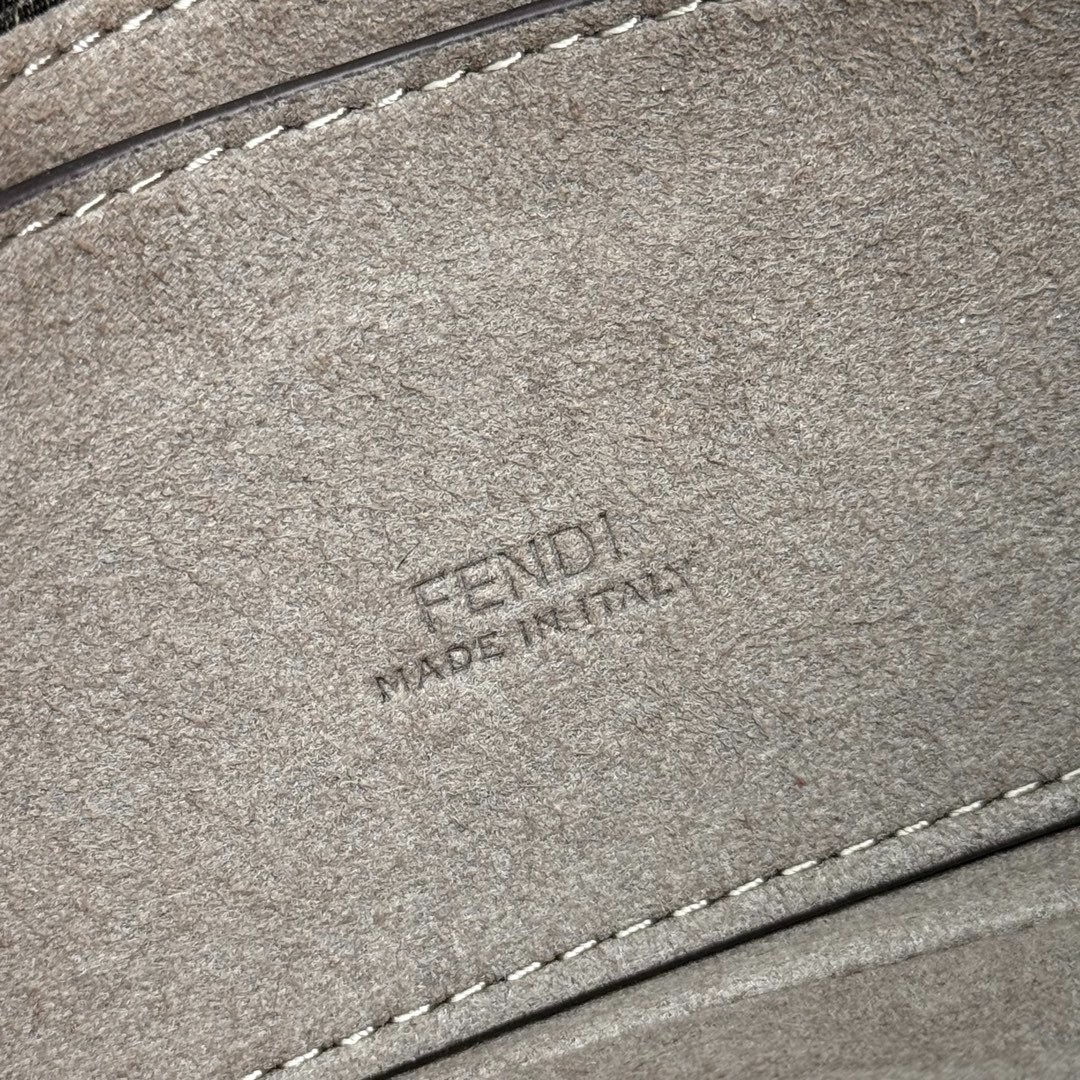 024 48123151 size 19x3x11cm