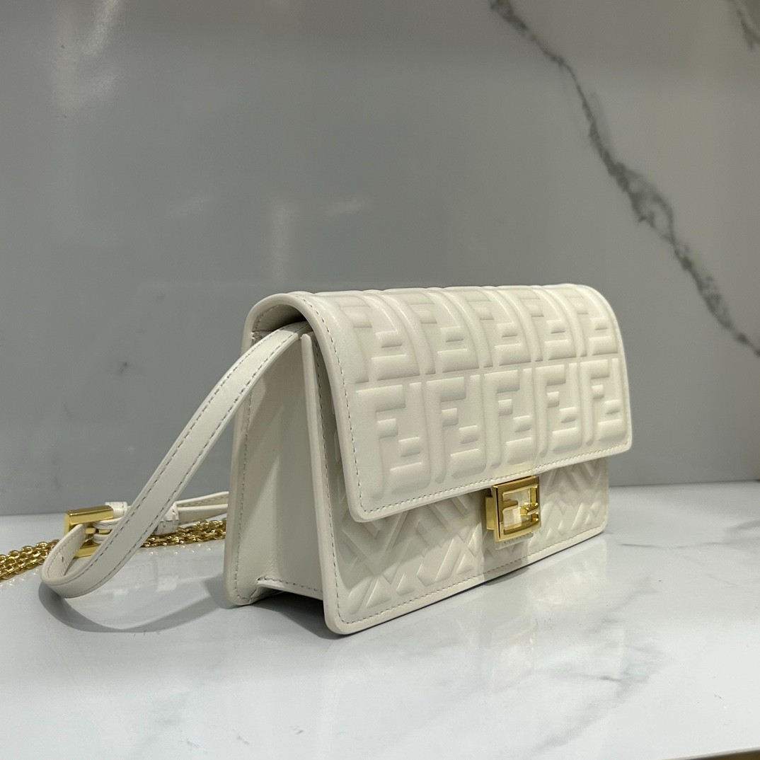 022 60123177 size 21x11.5x5cm