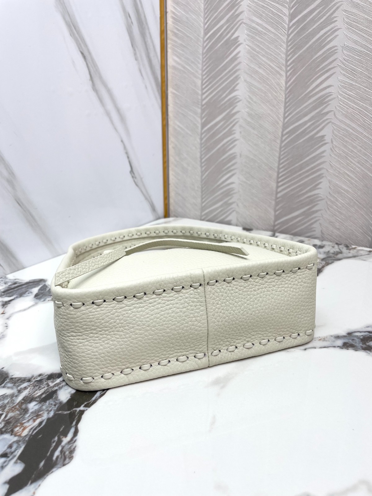 015 60123177 size 20.5x28x7cm