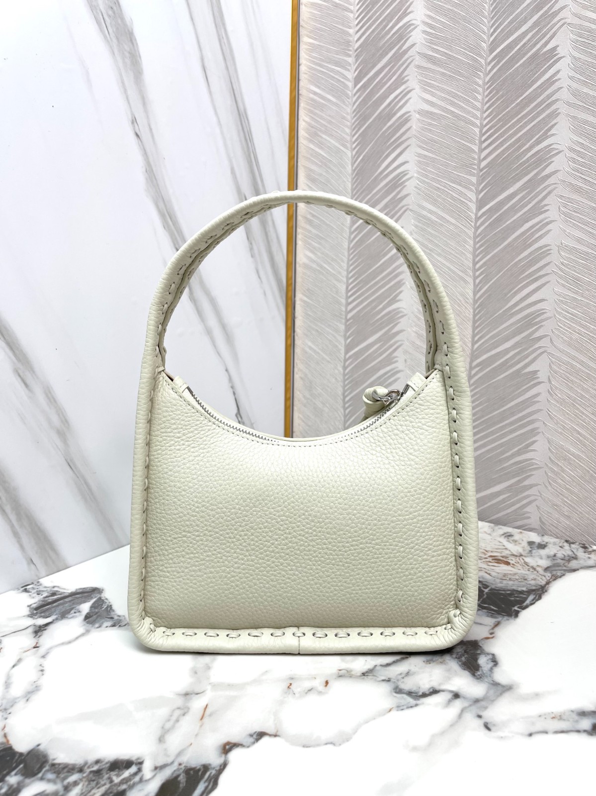 015 60123177 size 20.5x28x7cm
