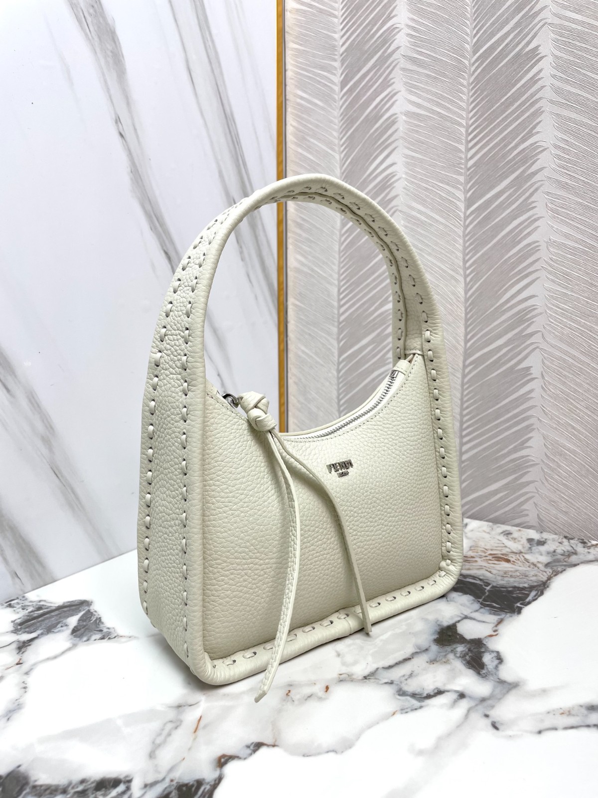 015 60123177 size 20.5x28x7cm