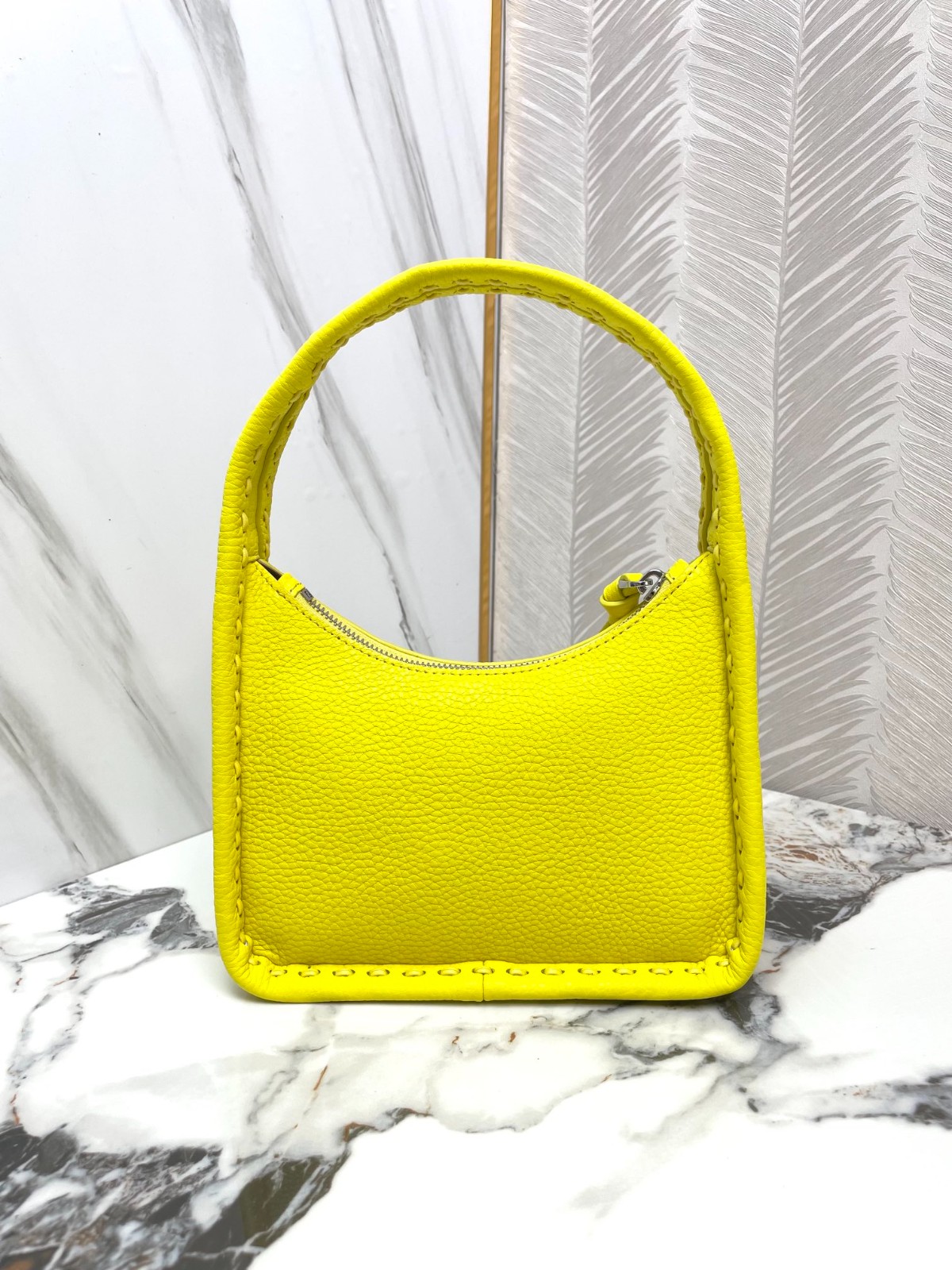 014 60123177 size 20.5x28x7cm