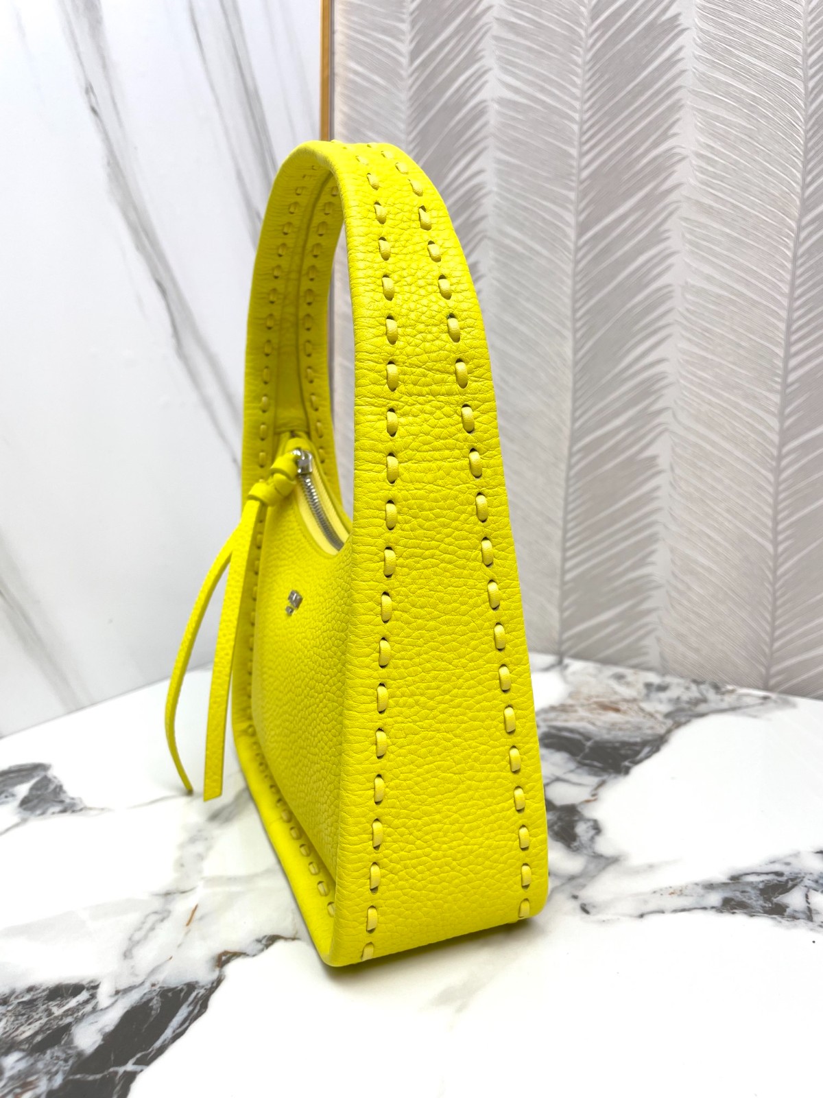 014 60123177 size 20.5x28x7cm
