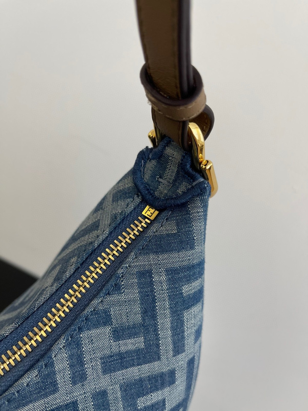 011 60123177 size 20x7.5x13cm