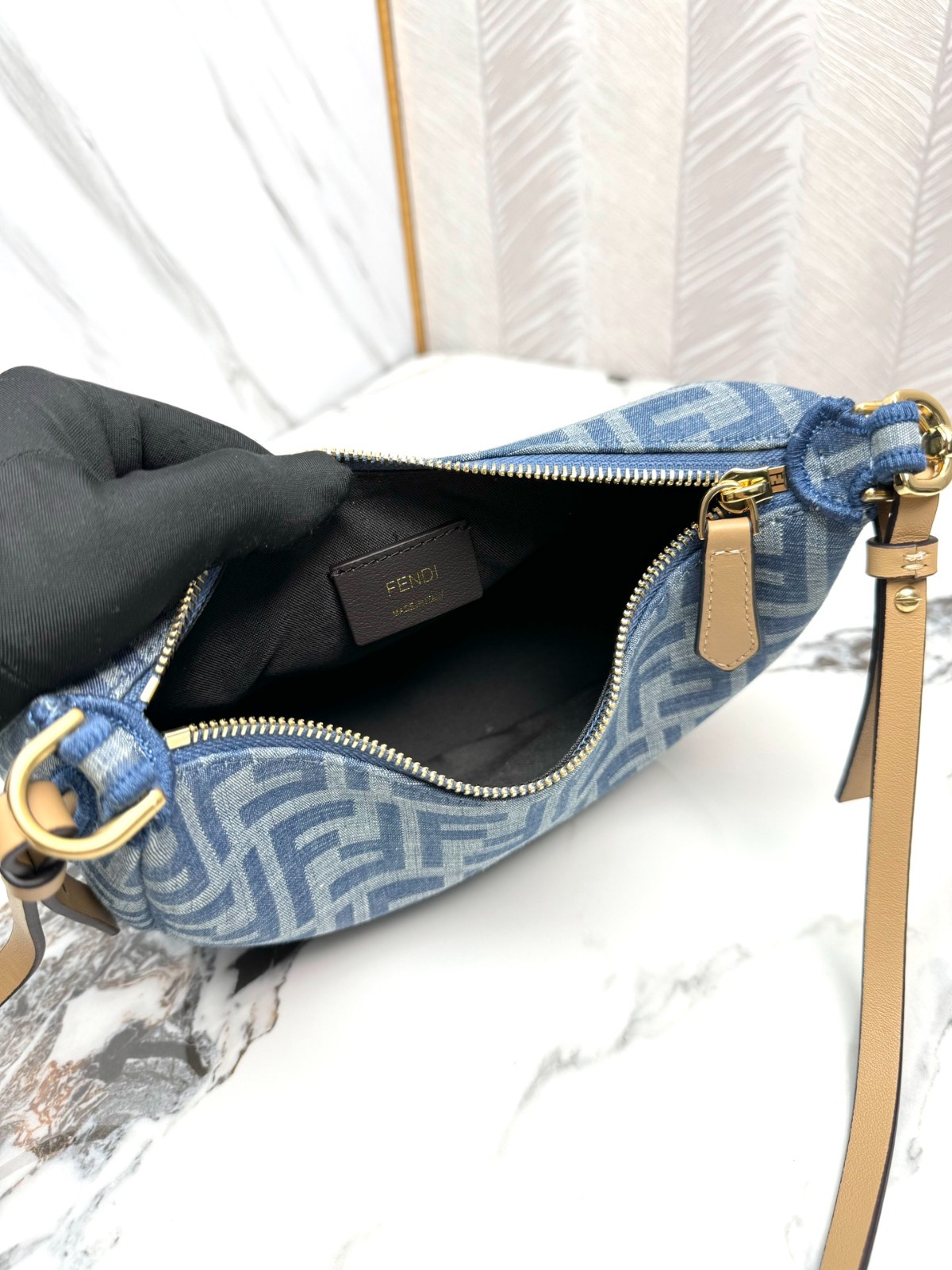 010 55123168 size 20x7.5x13cm