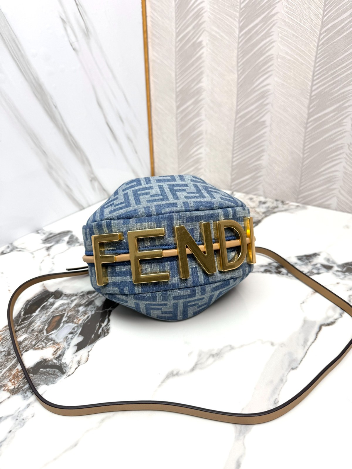 010 55123168 size 20x7.5x13cm