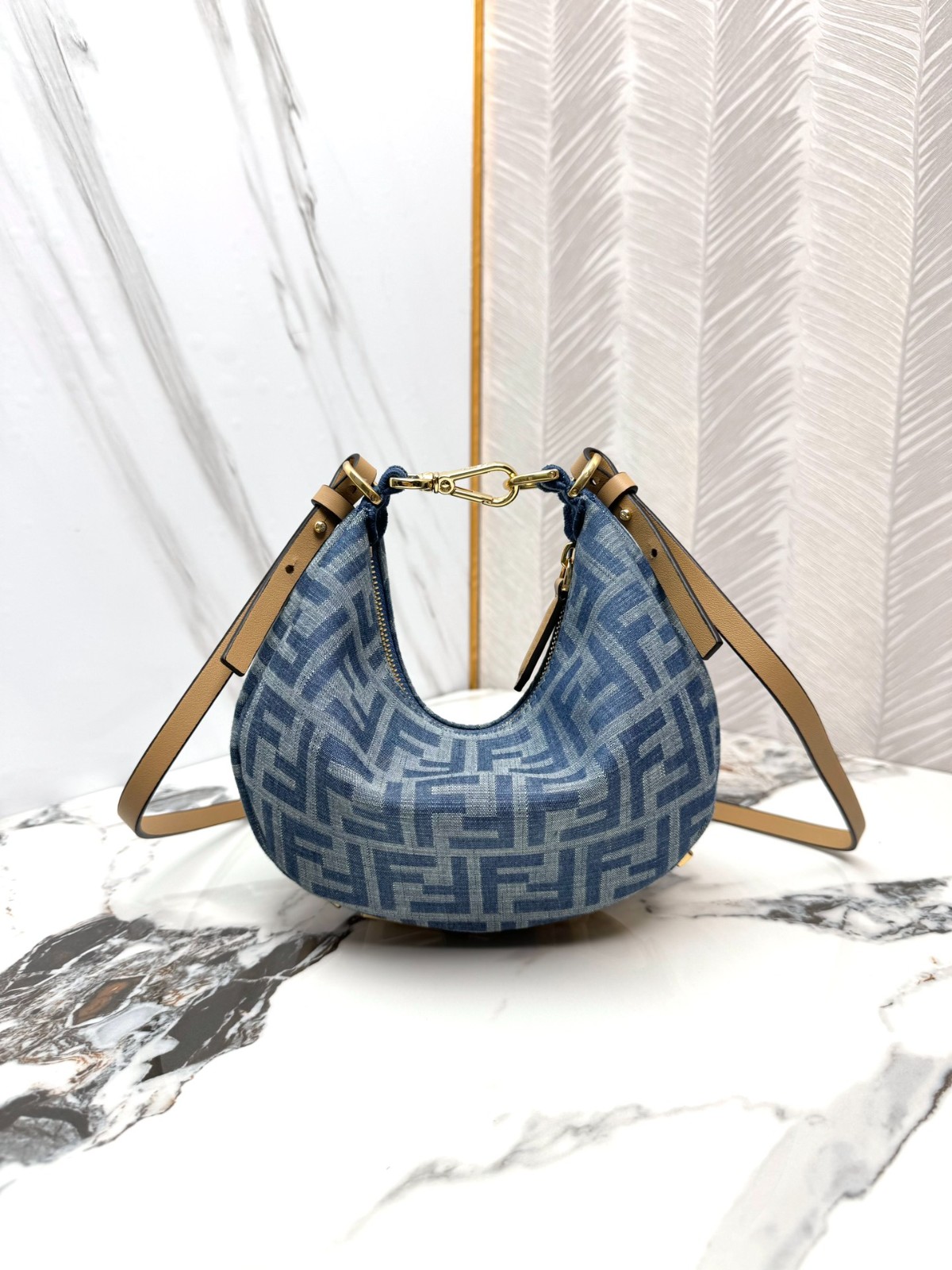 010 55123168 size 20x7.5x13cm