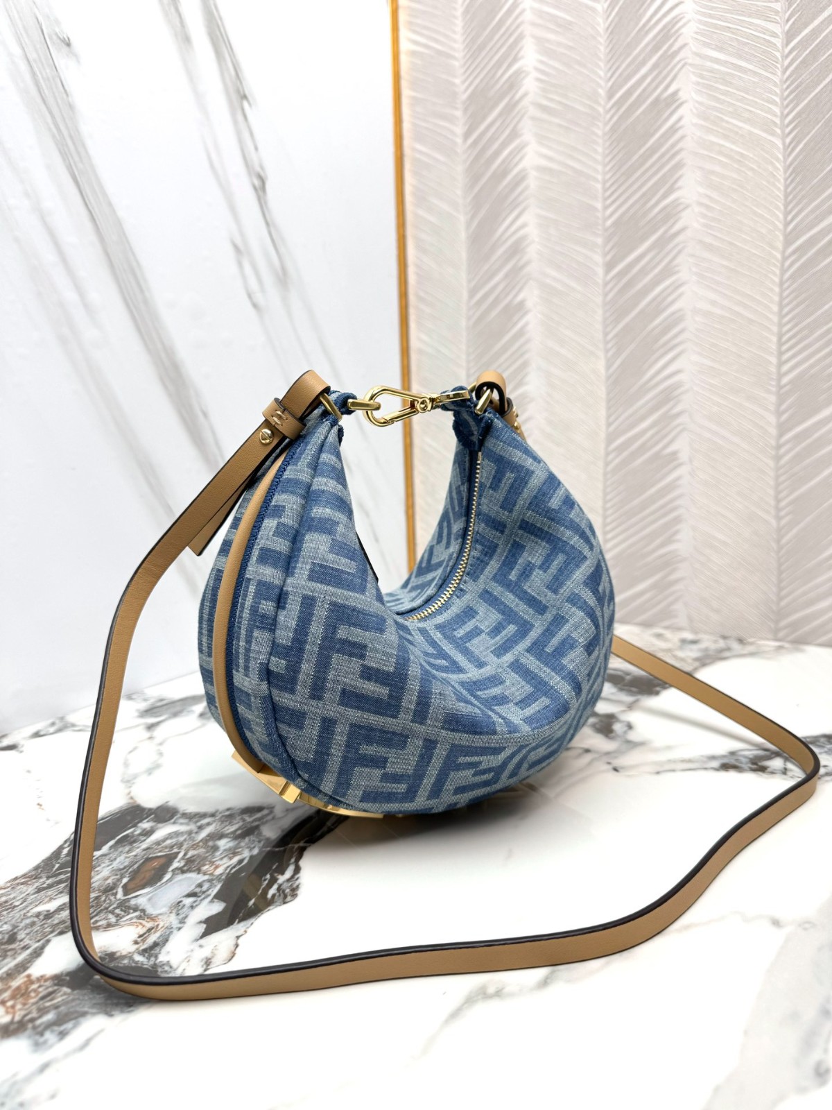 010 55123168 size 20x7.5x13cm