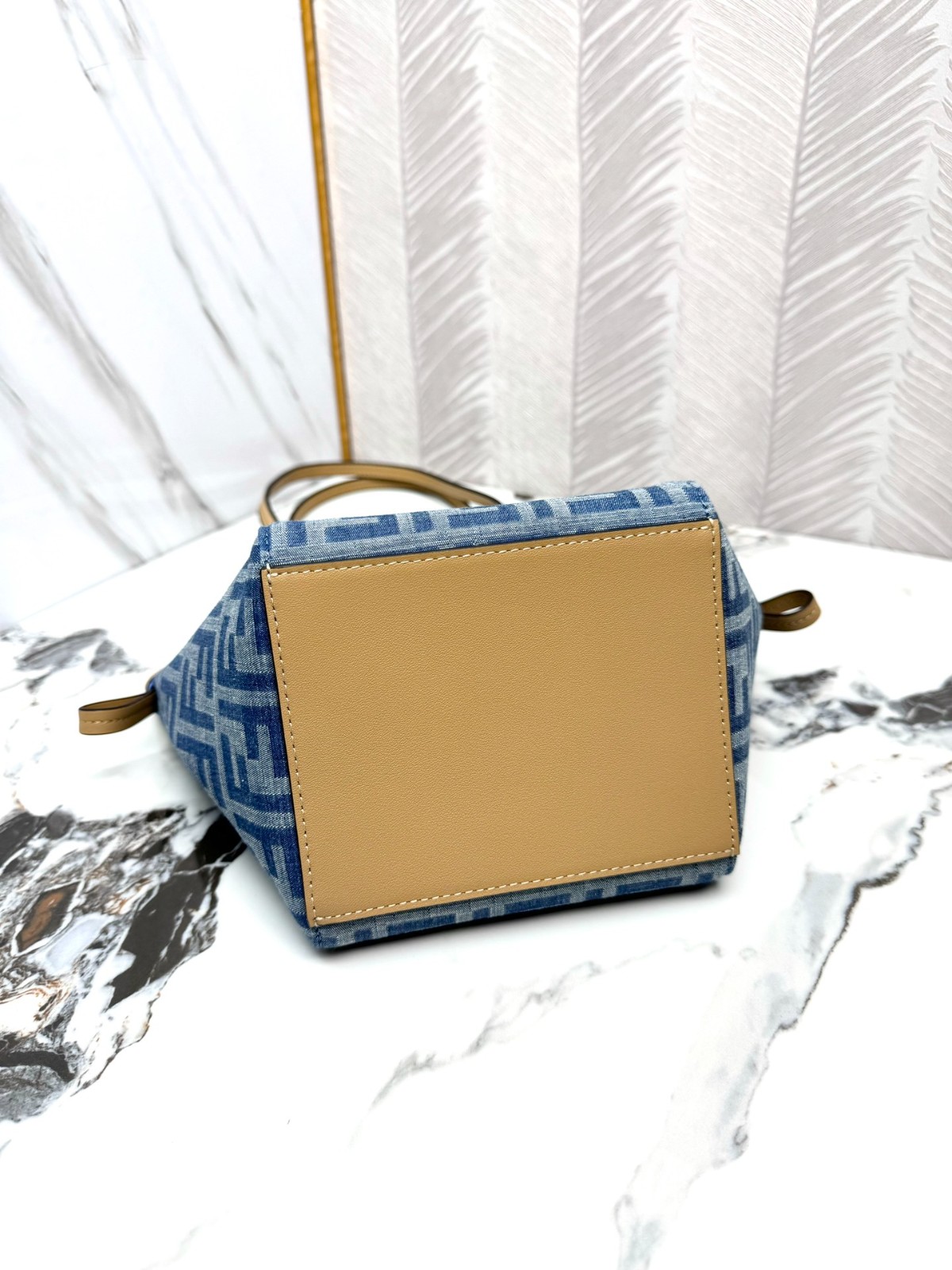009 50123159 size 15cmx18.5x15cm