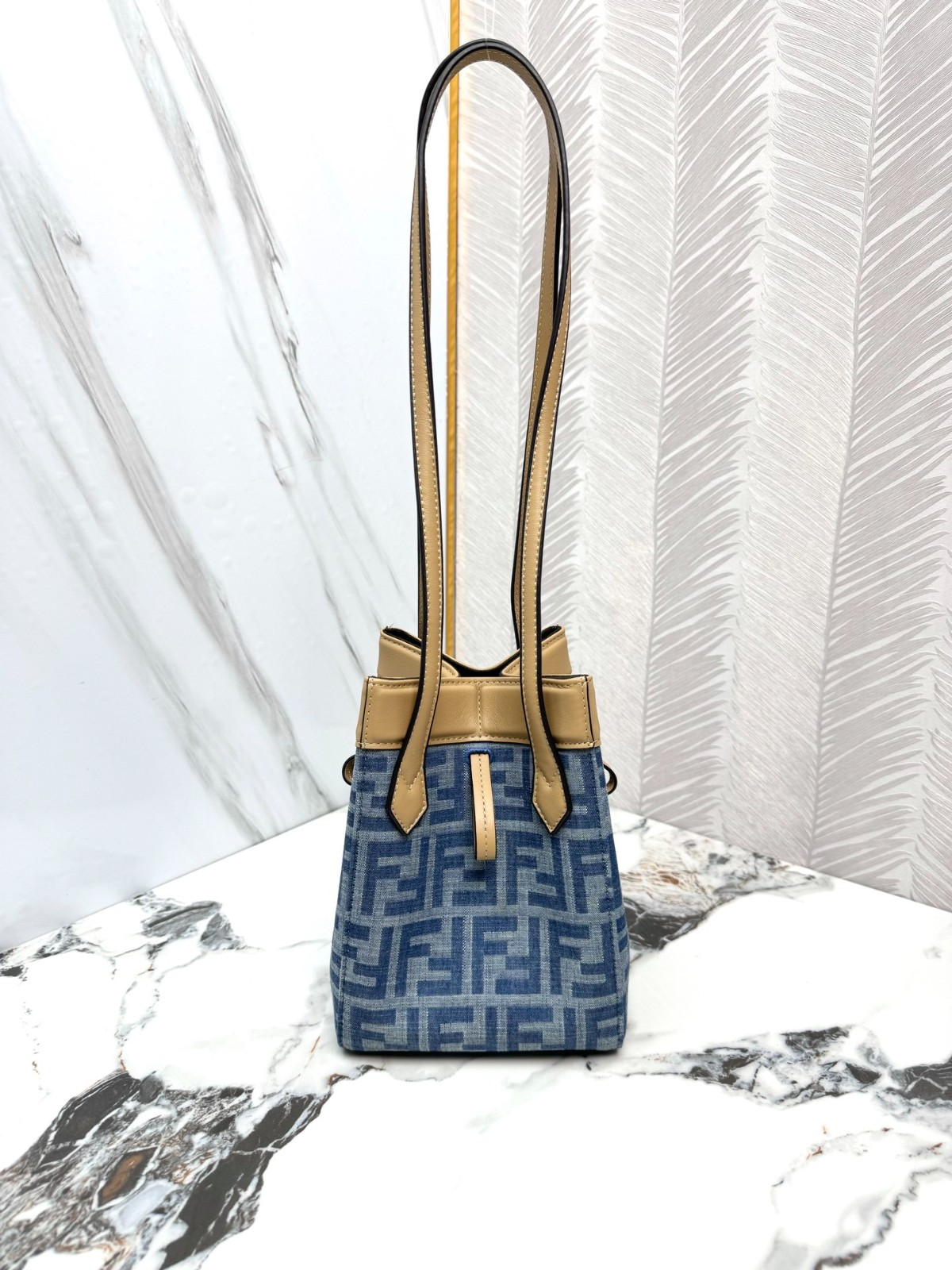 009 50123159 size 15cmx18.5x15cm