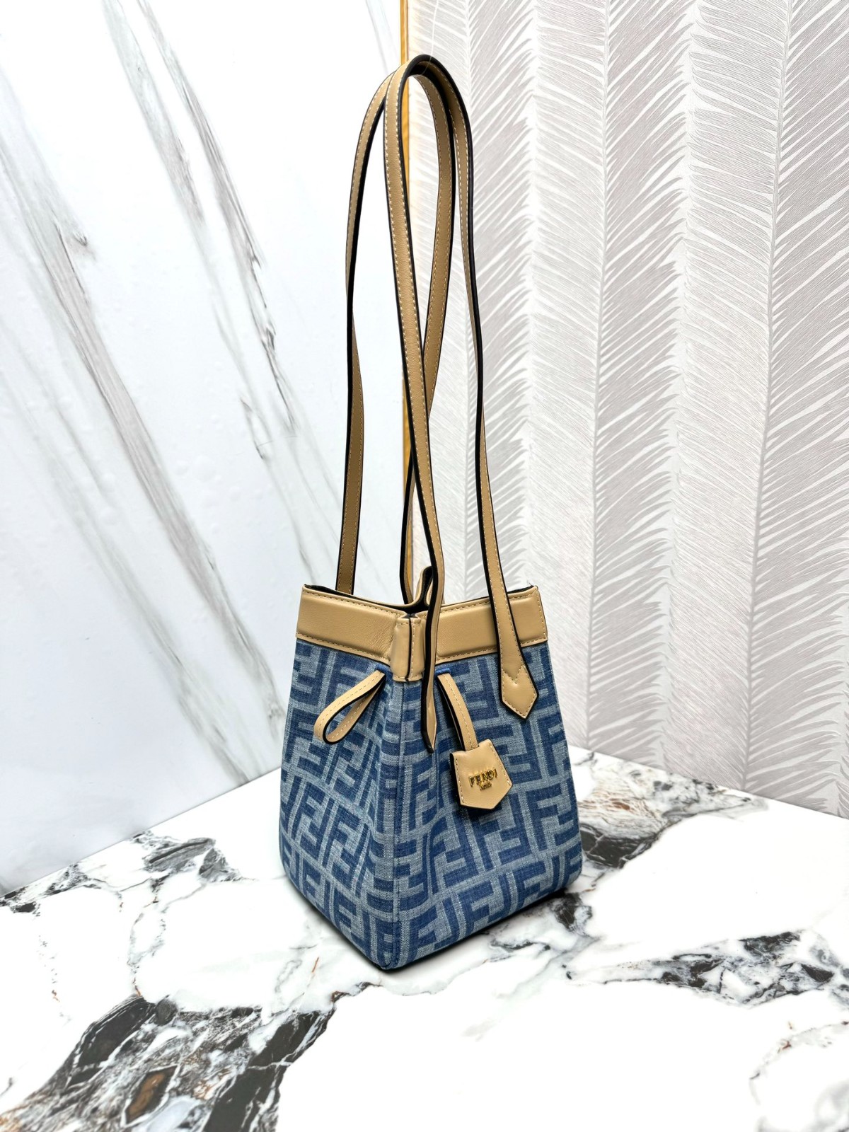 009 50123159 size 15cmx18.5x15cm