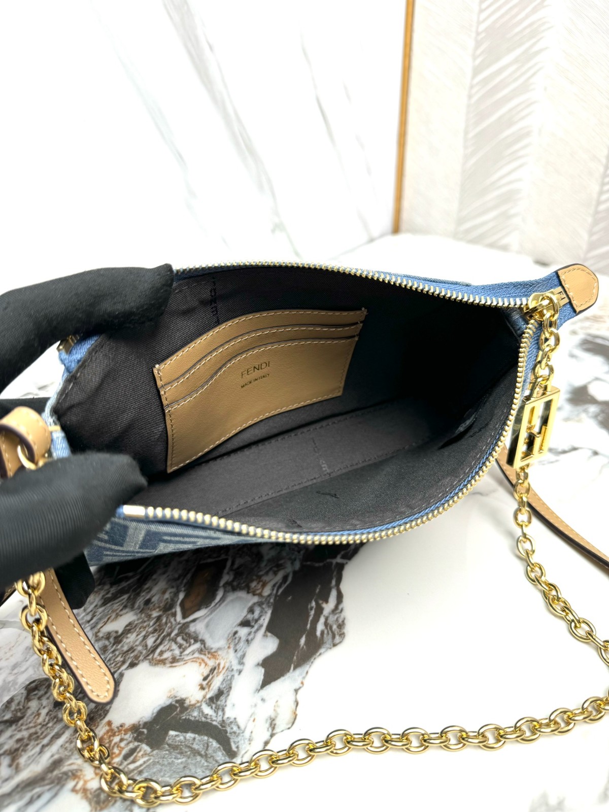008 40123136 size 20x3x13cm