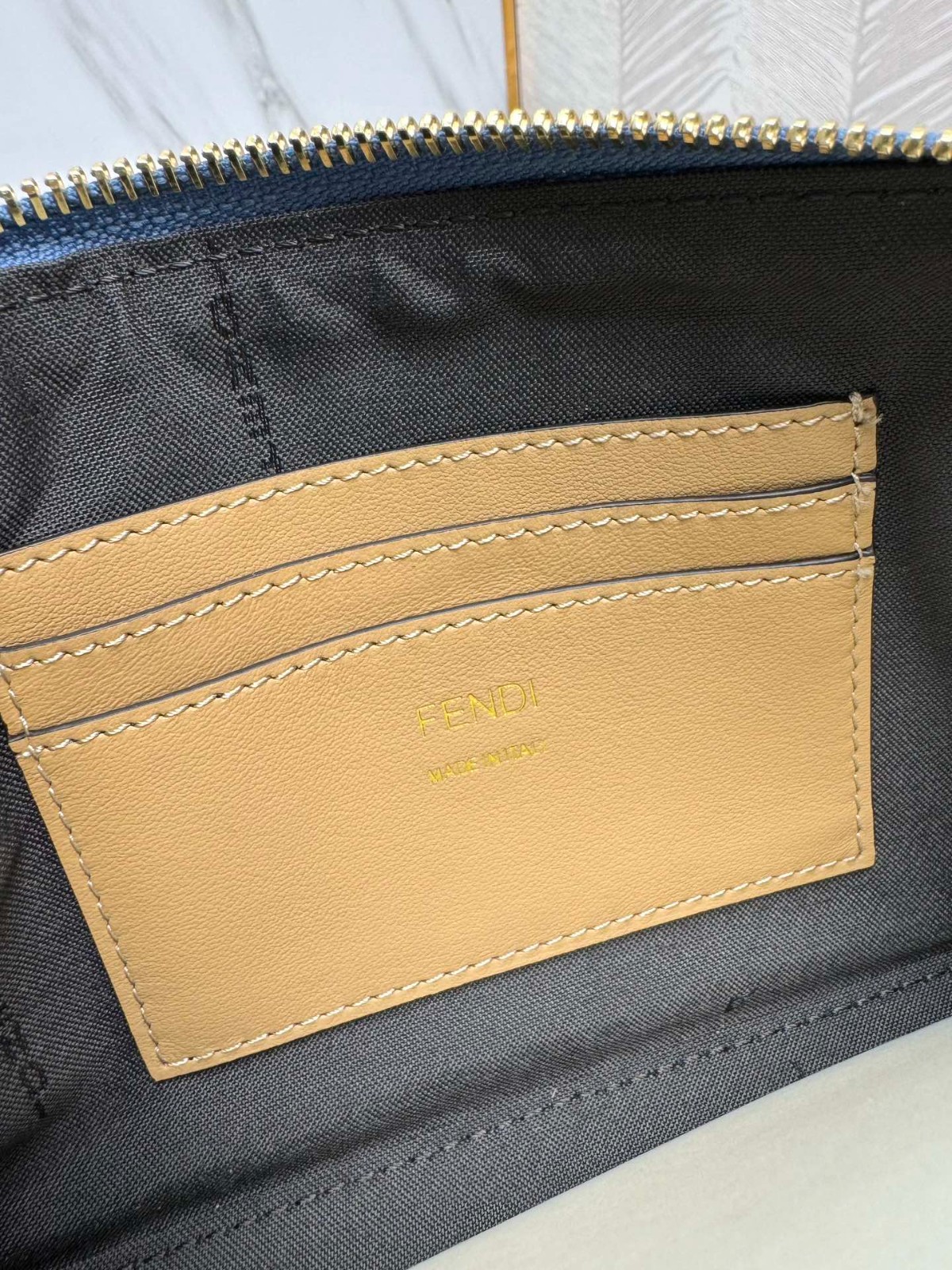 008 40123136 size 20x3x13cm