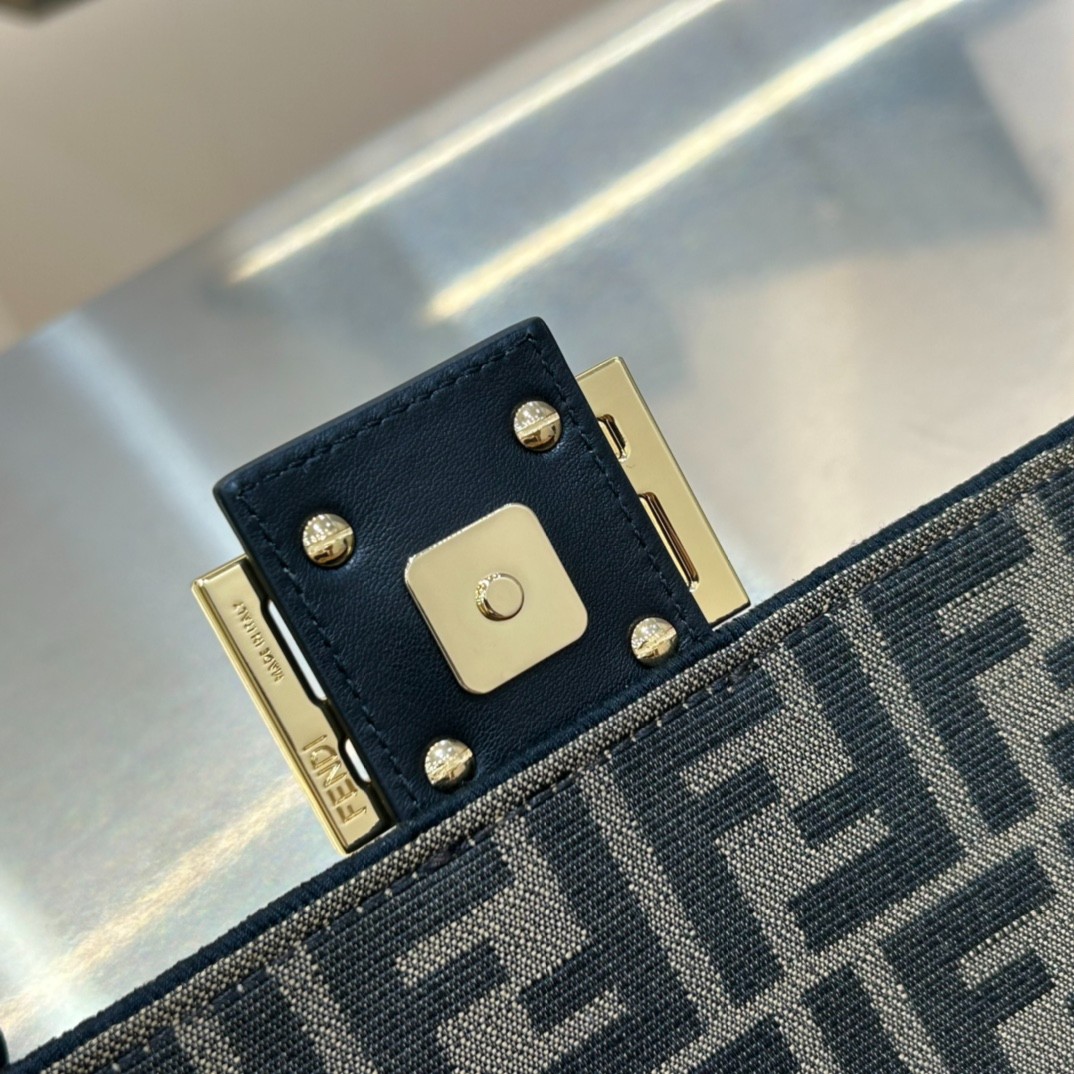 003 60123177 size 26x13x6cm
