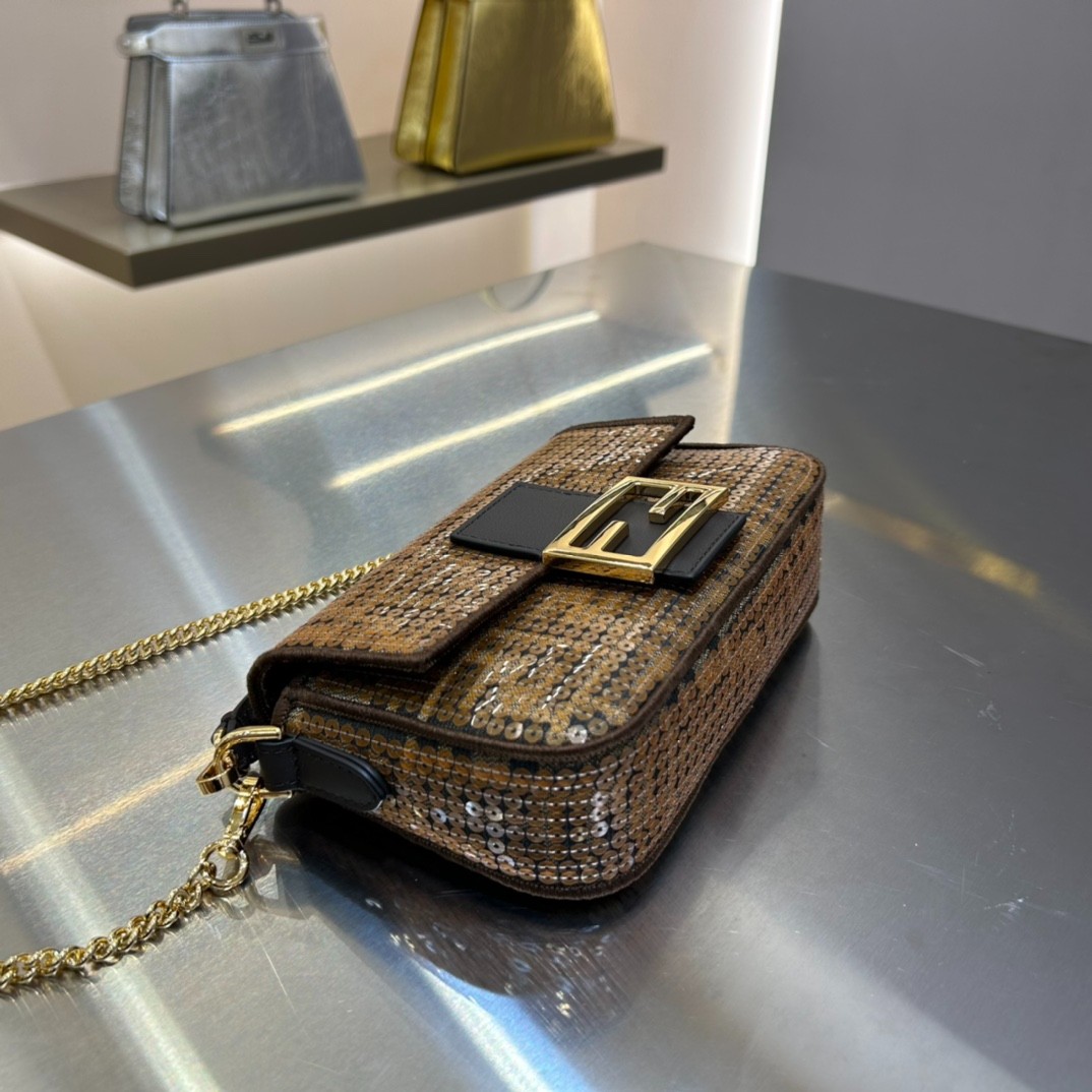 002 57123172 size 19x10x4cm
