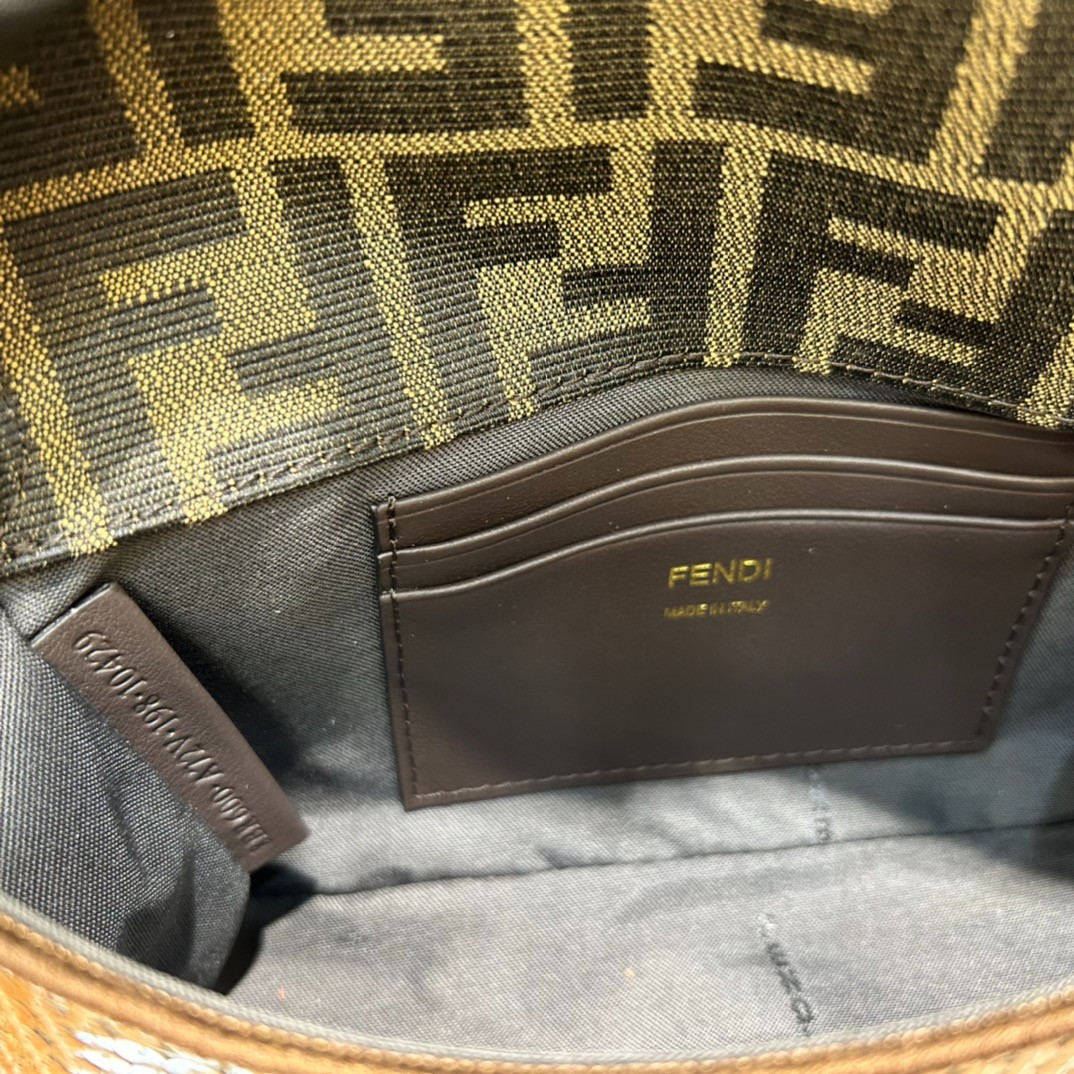 002 57123172 size 19x10x4cm