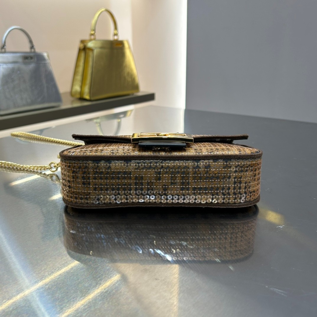 002 57123172 size 19x10x4cm