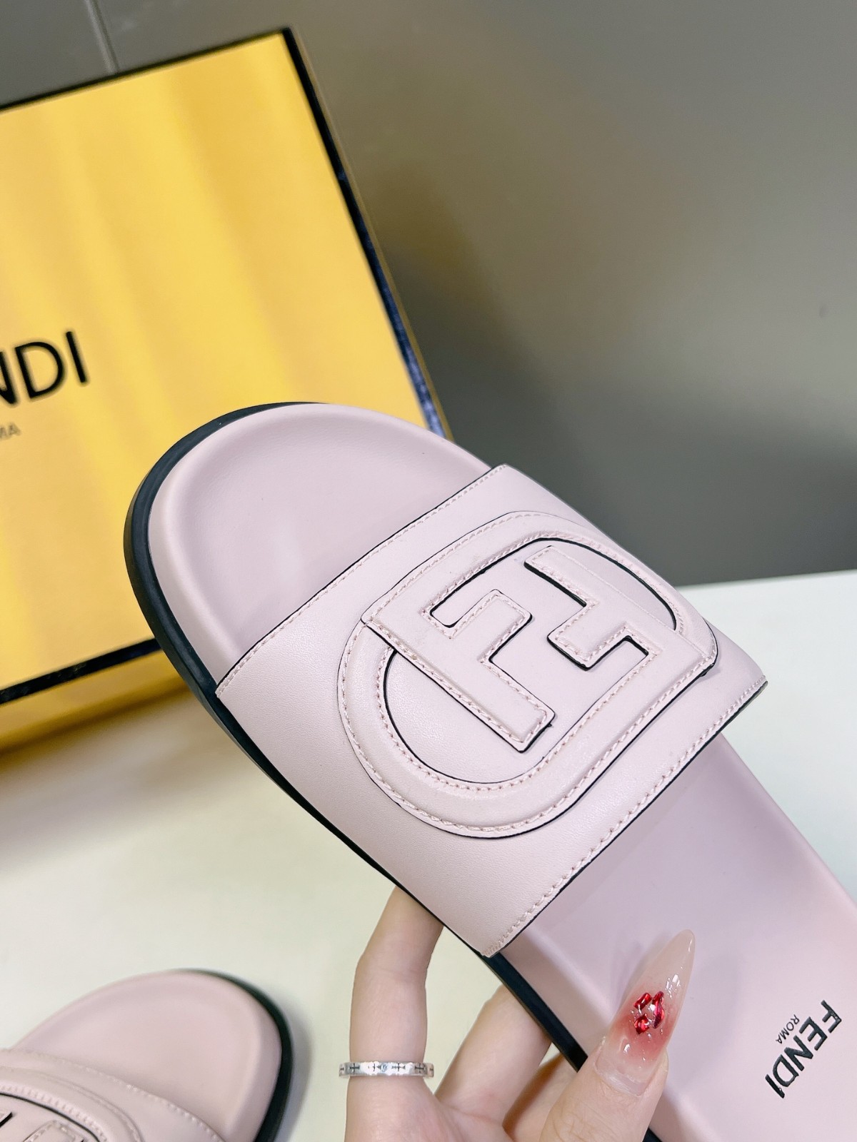 011 26123104 size 35-40