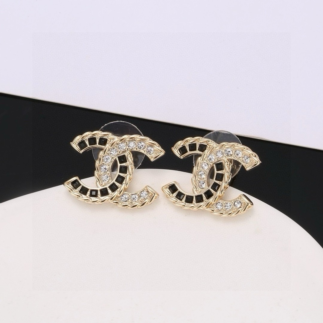 72 CHANEL