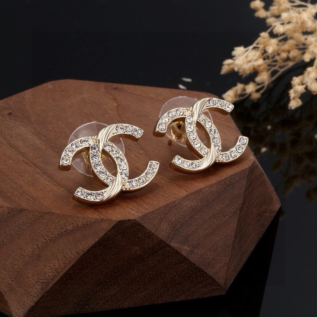 70 CHANEL