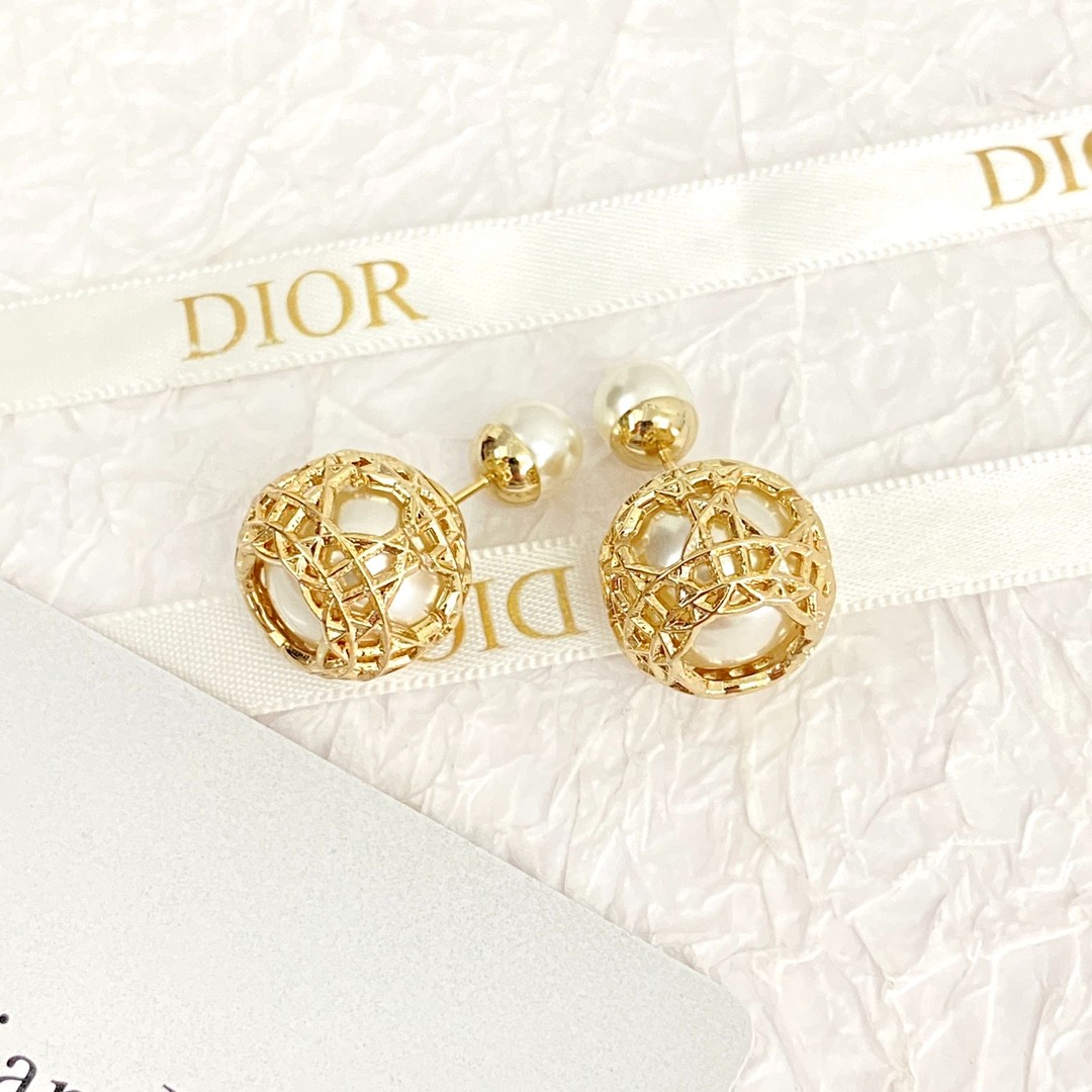 41 DIOR