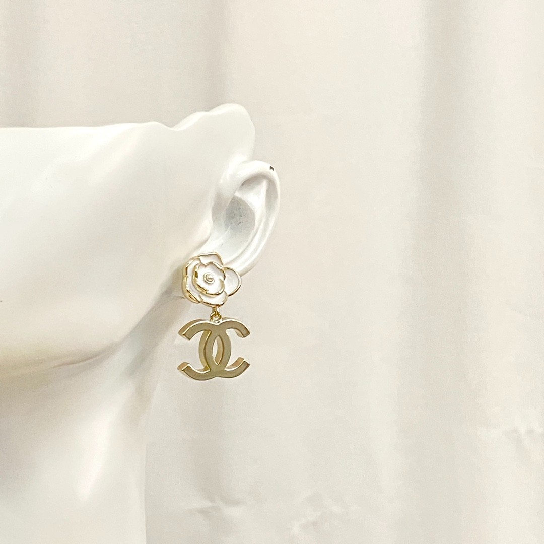 39 CHANEL