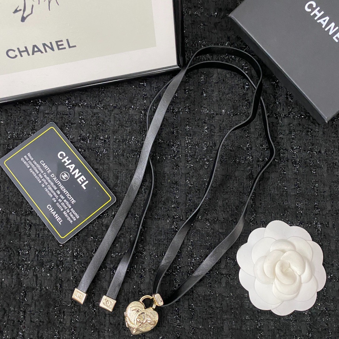 38 CHANEL