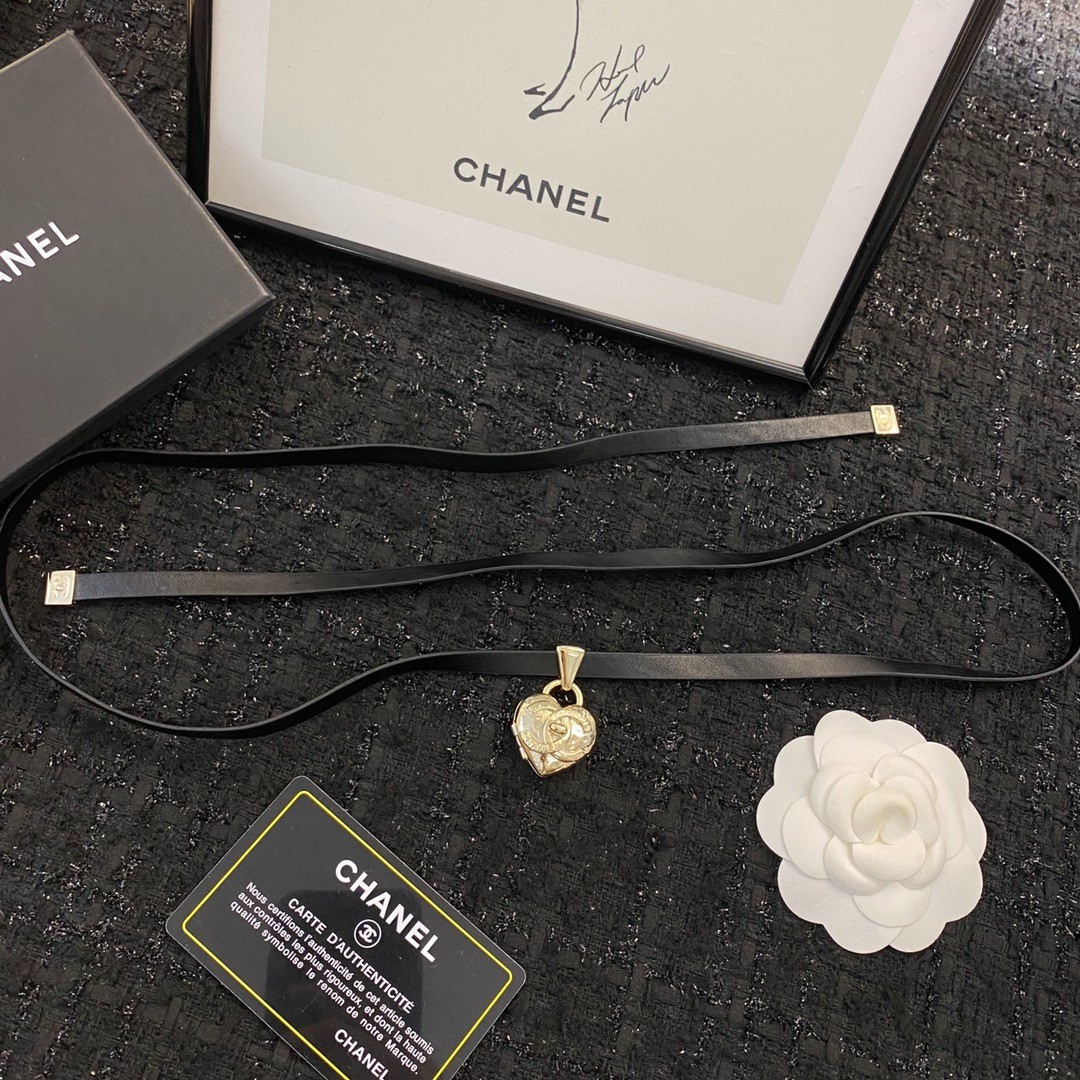 38 CHANEL