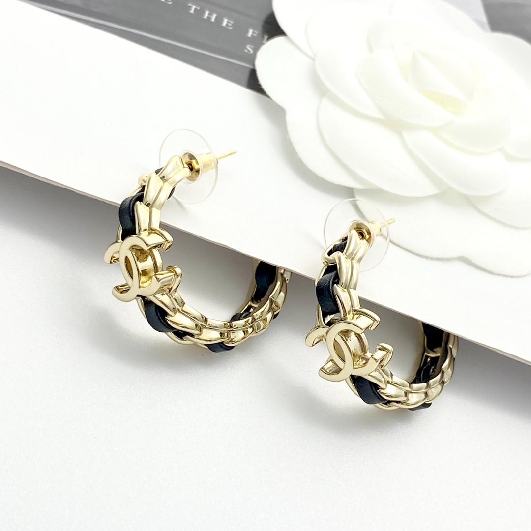35 CHANEL
