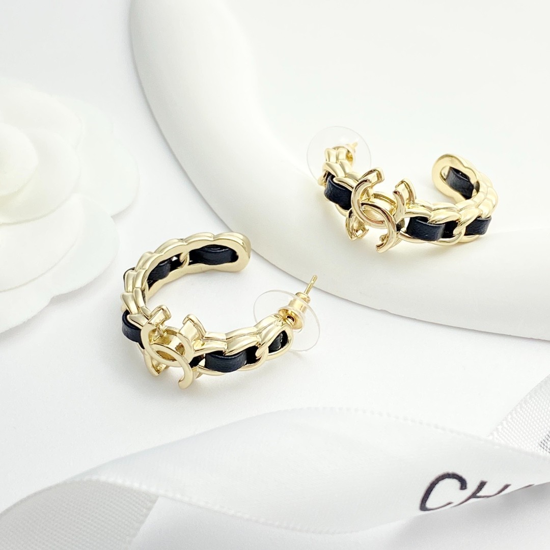 35 CHANEL