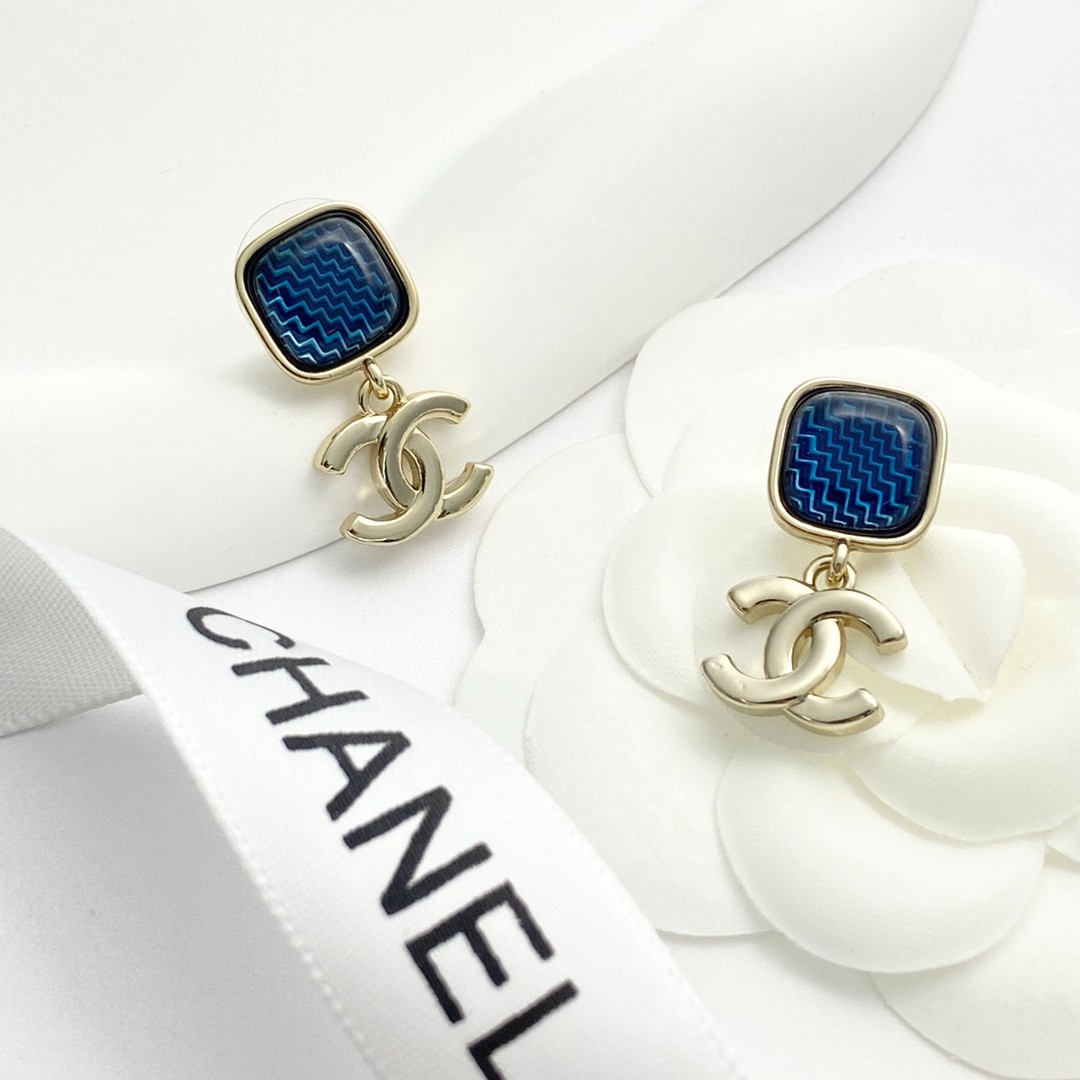 33 CHANEL