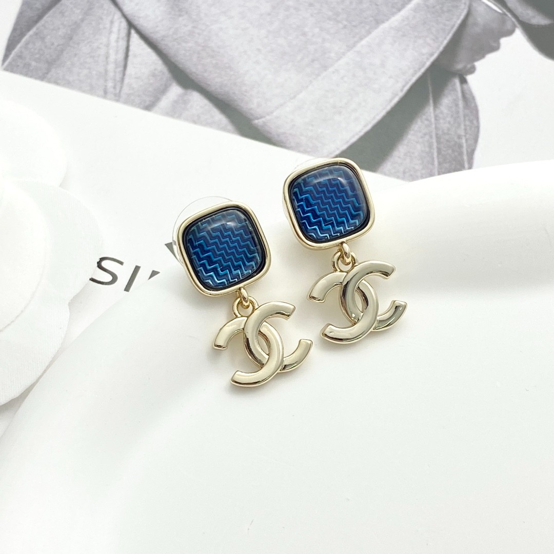 33 CHANEL