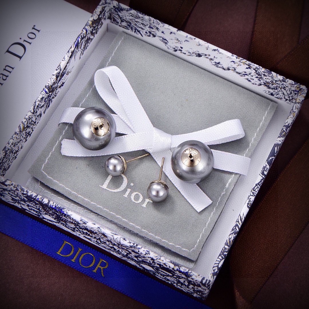 27 DIOR