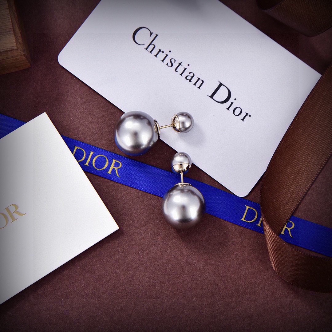 27 DIOR