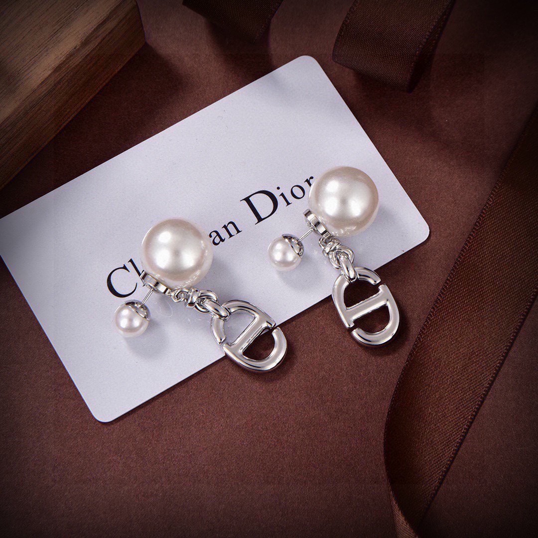 24 DIOR