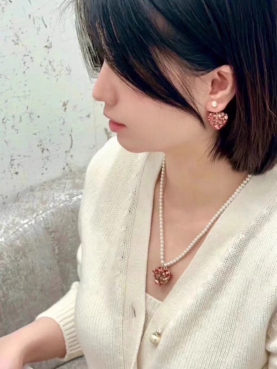 22 DIOR