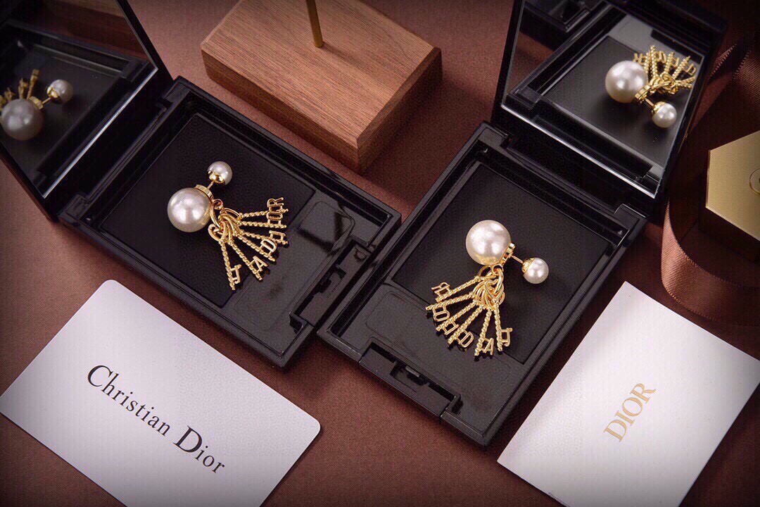 16 DIOR