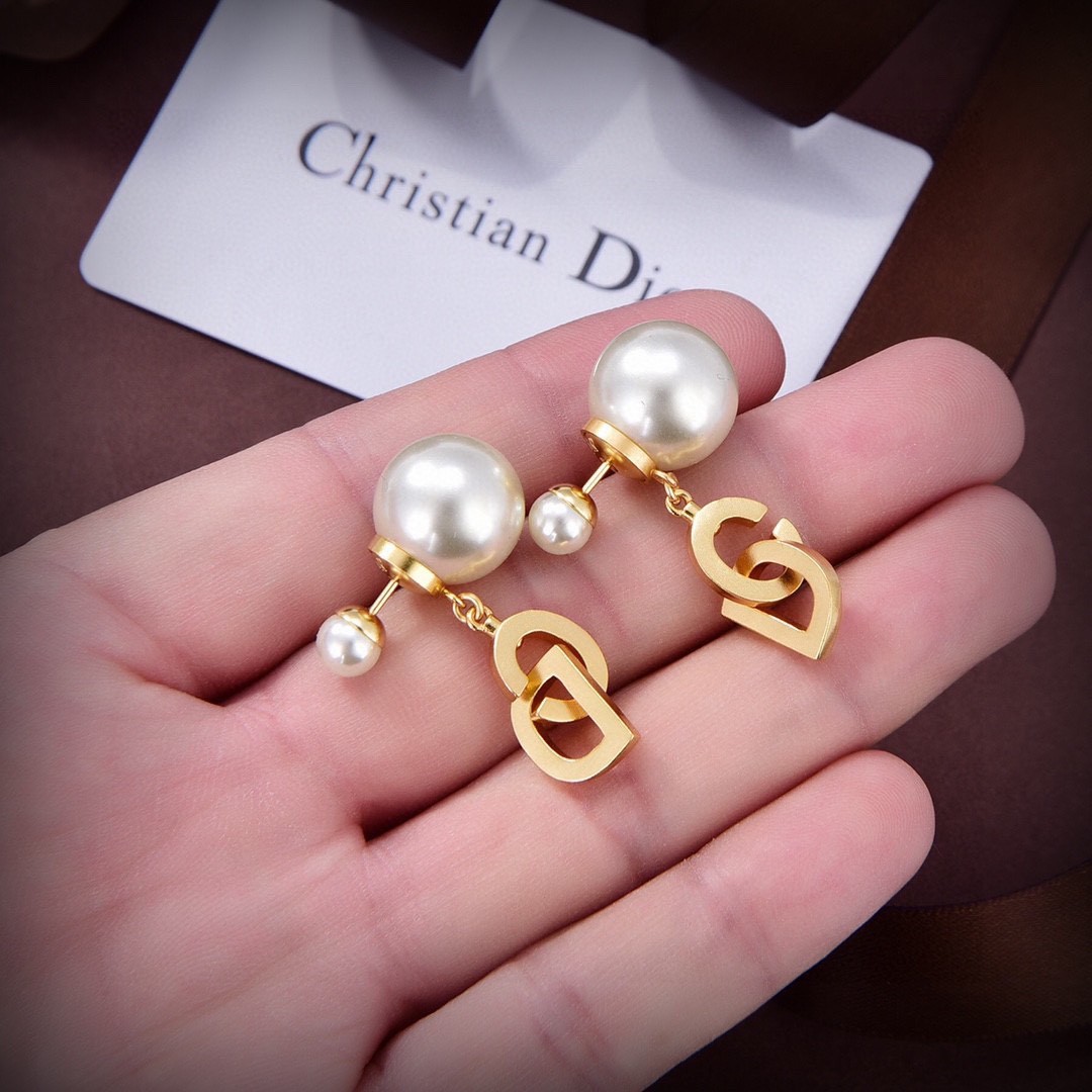 15 DIOR