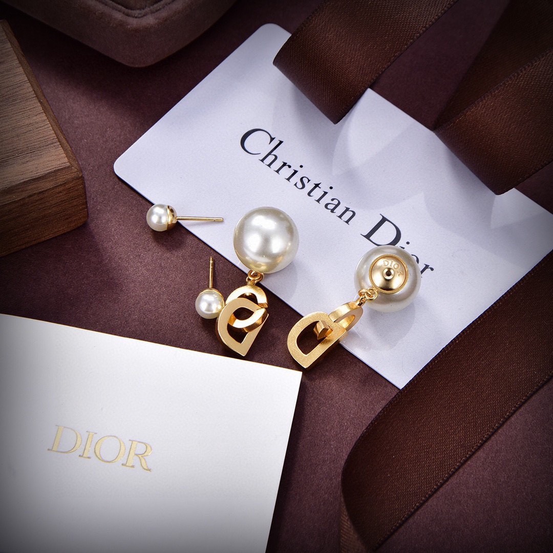 15 DIOR