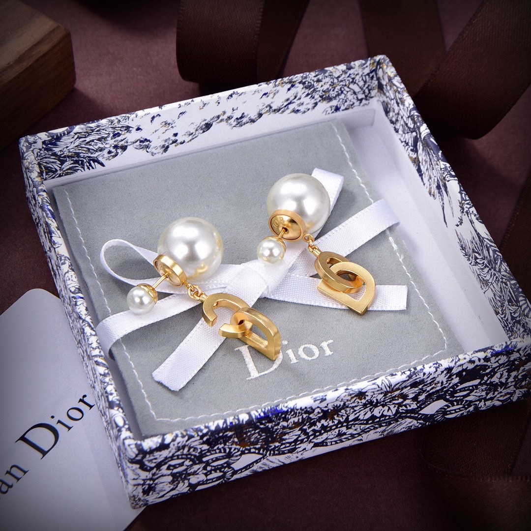 15 DIOR
